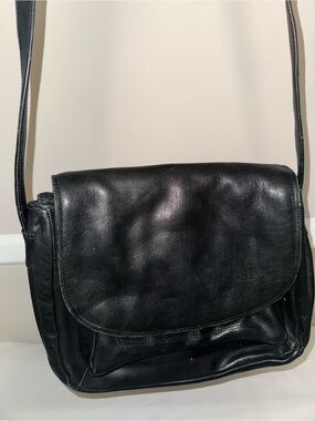 Tano Vintage Classic Black Leather Crossbody Bag